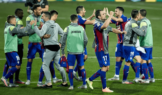 埃瓦尔客场不败，延续保级势头的简单介绍