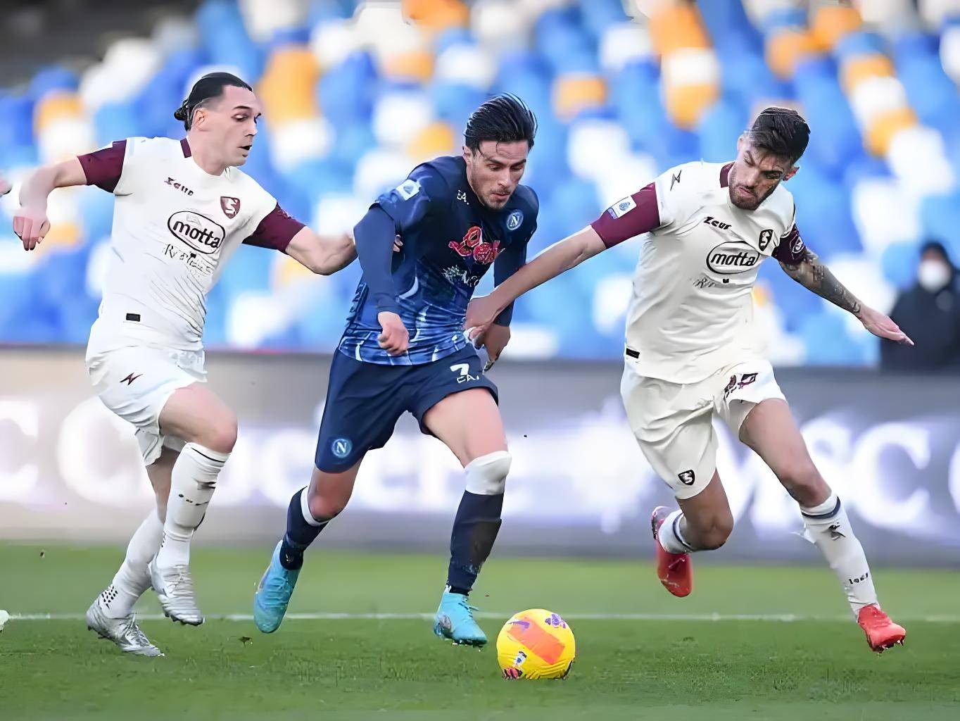 包含拉齐奥-险胜都灵，继续保持不败势头的词条