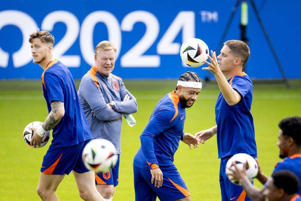 荷兰对抗罗马尼亚，争夺胜利