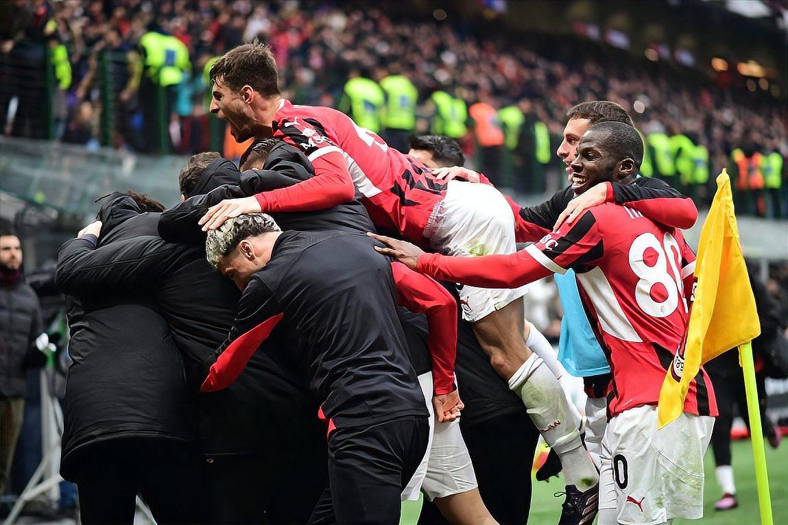 帕尔马门将受伤，球队防线岌岌可危