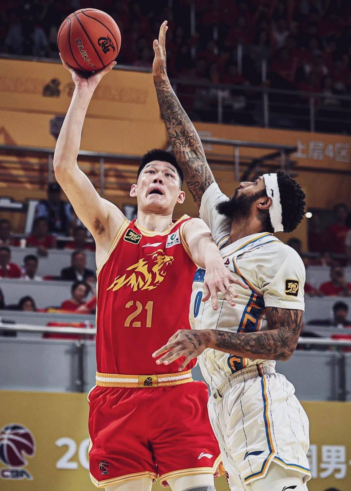 关键时刻担当重任，球员个人表现令人瞩目