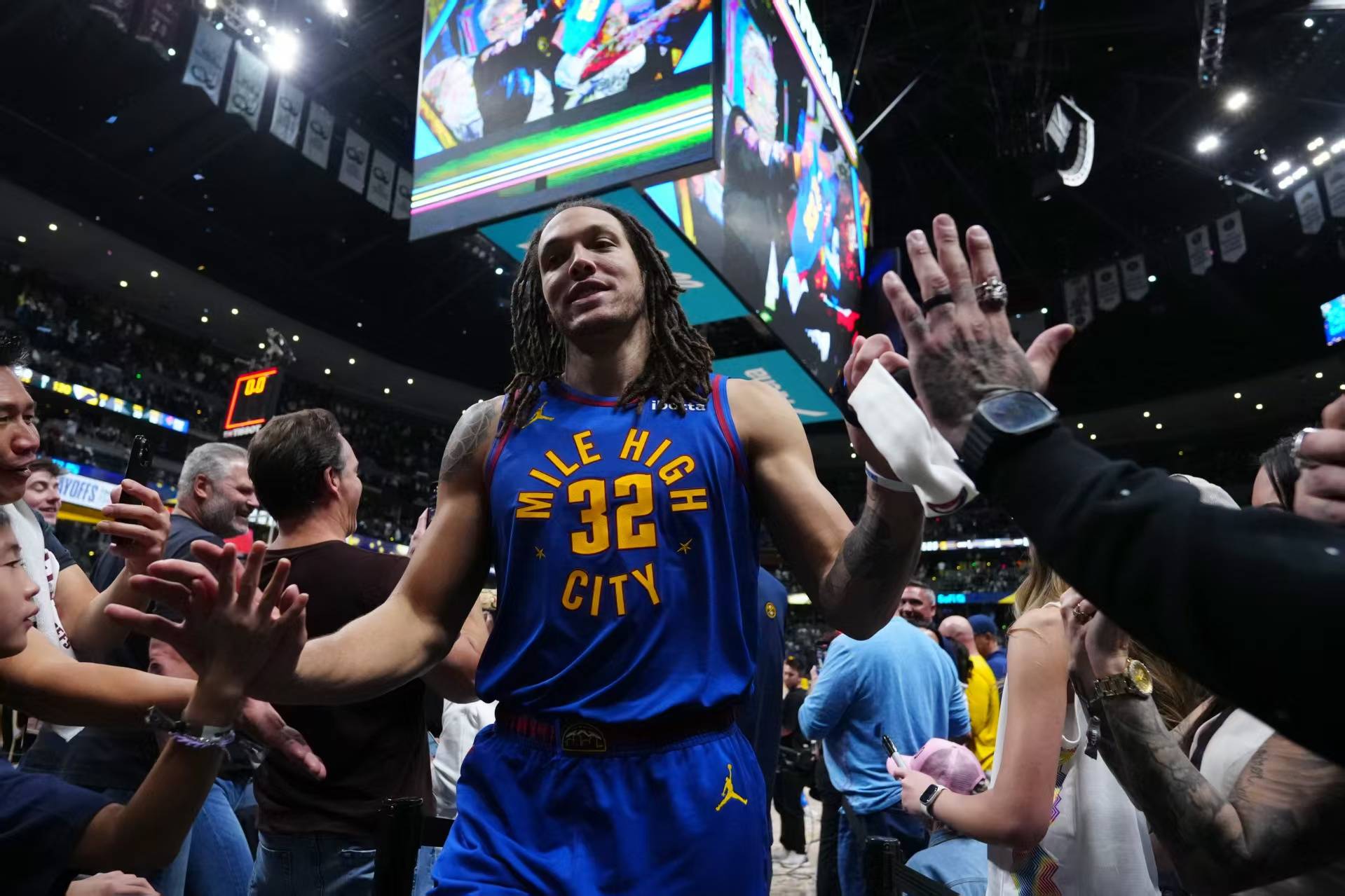 掘金全队备战下一场比赛，雄心勃勃