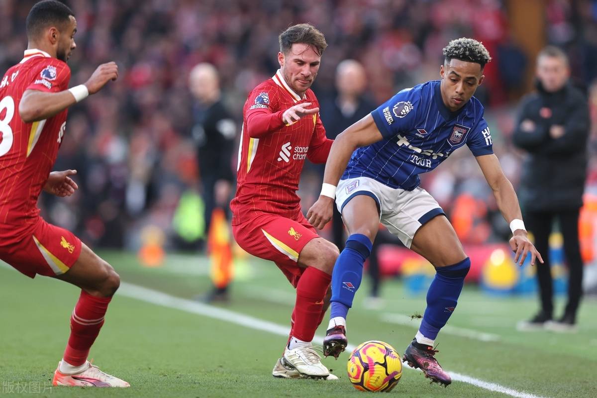 客场比赛中球队大获全胜，表现优势明显