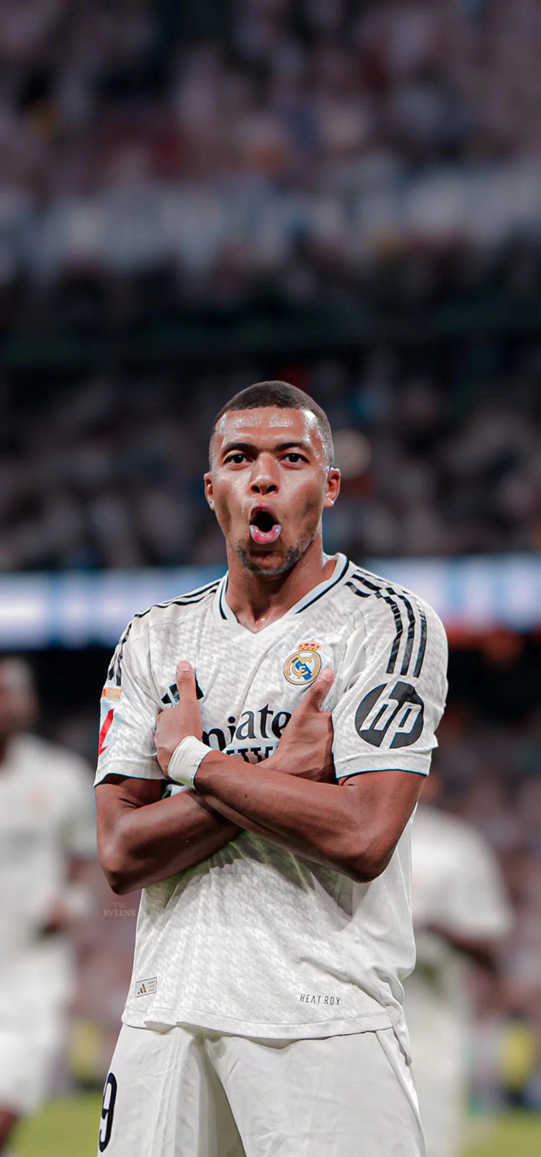 圣埃蒂安主场逆转胜利，向胜利前进