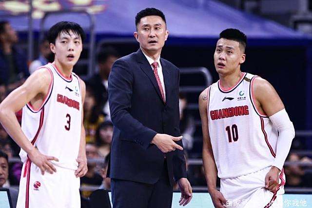 湖北男篮备战季后赛，迎战新的挑战