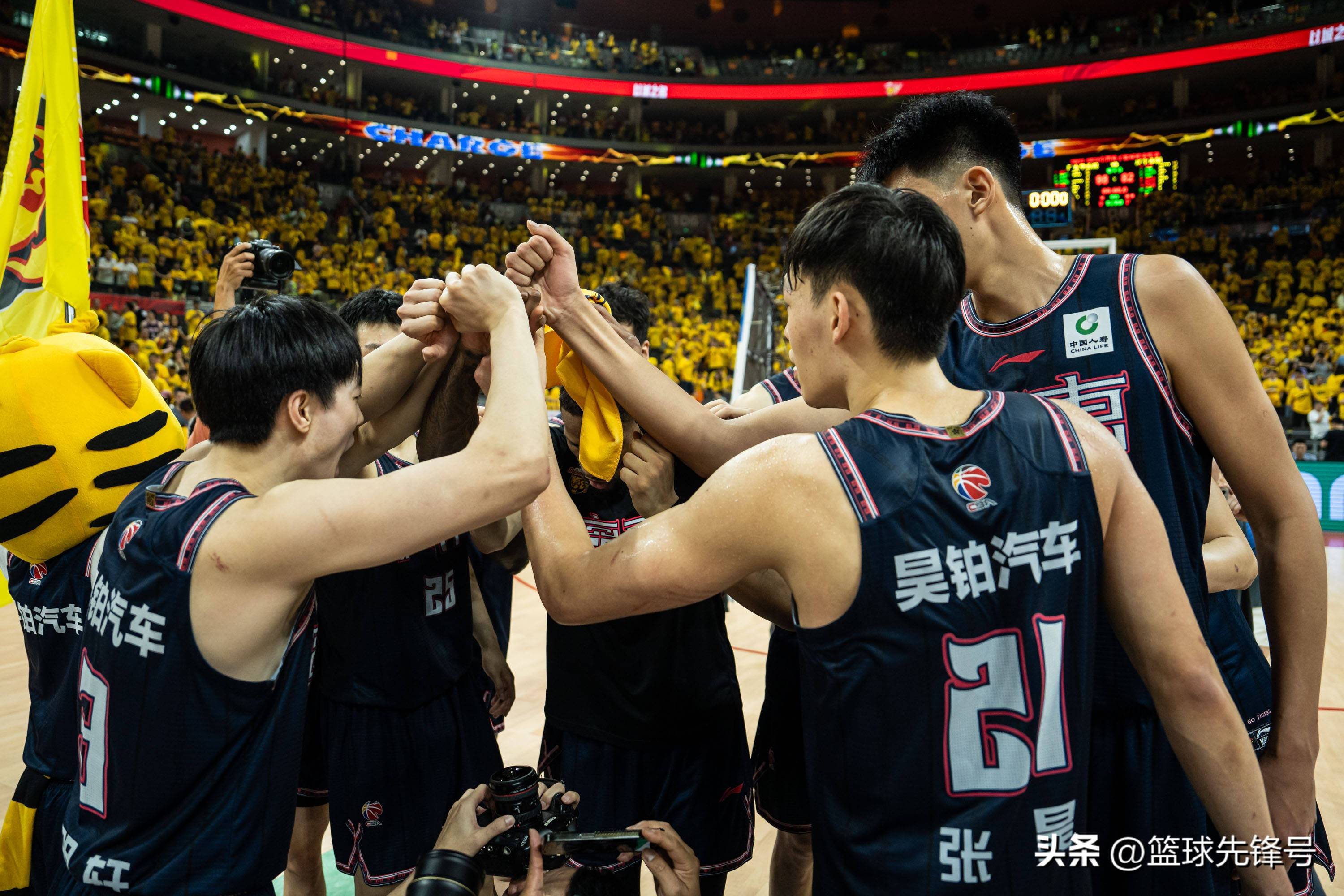 CBA联赛迎来新一波交易潮，球员流动频繁的简单介绍