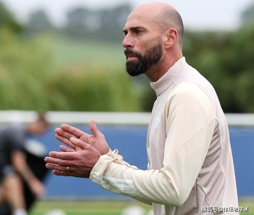 关于阿根廷国家队主教练换帅，球员反应不一的信息