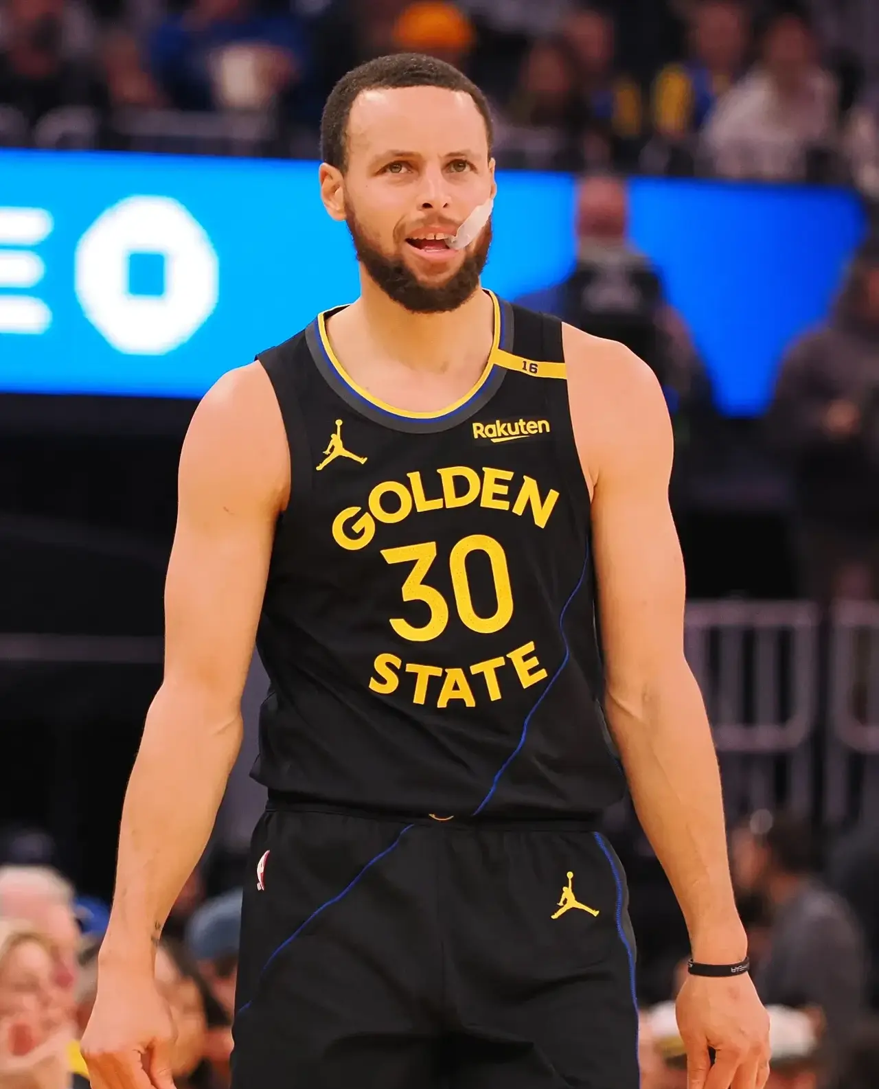 勇士再摧公牛绝胜局简直裂开全国，库里造神分挑结线惊掀翻车