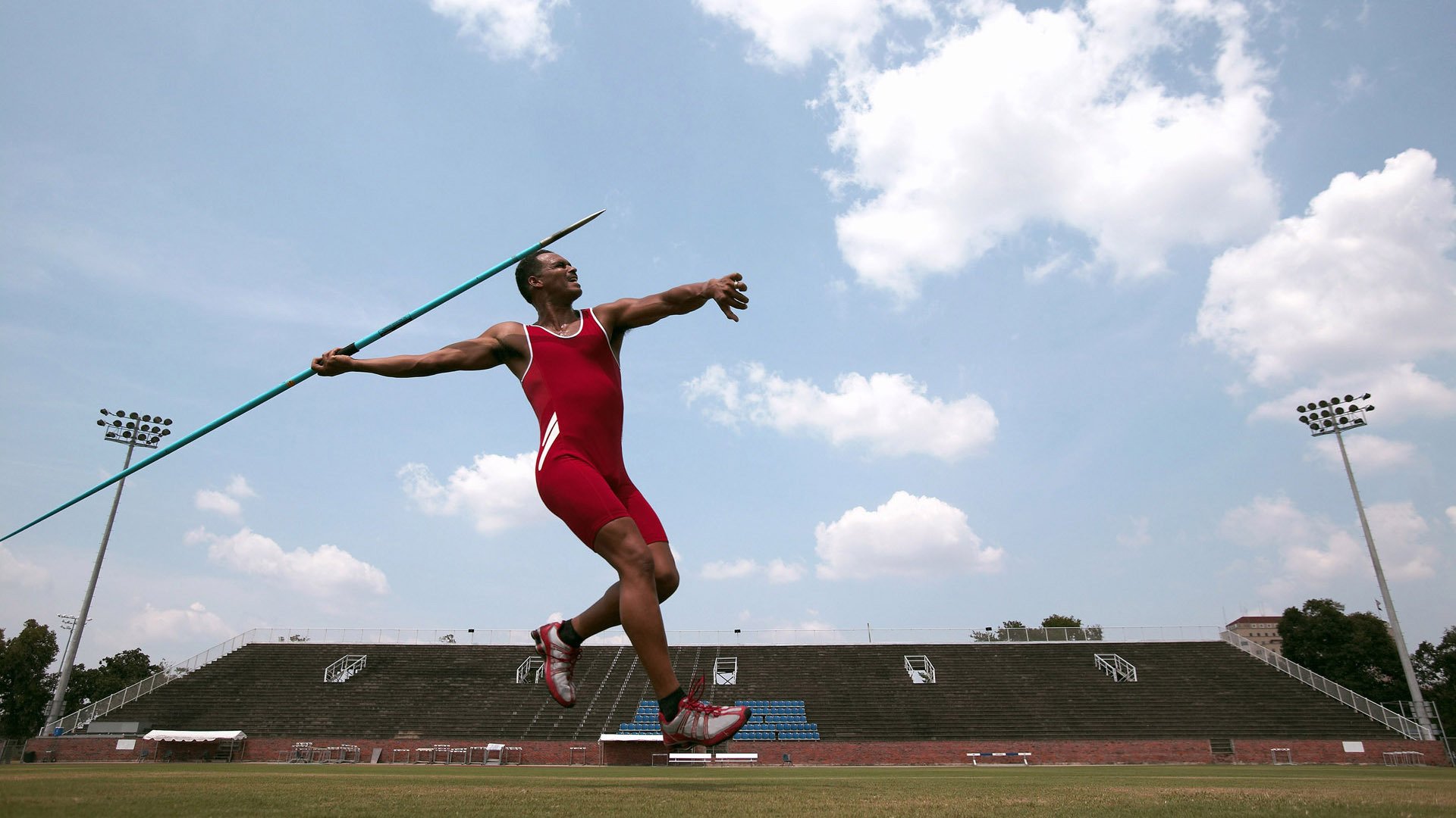 当联合杯的烟火照亮地中海，为何蒙特卡洛的红土，输给了穆雷眼里的光？
